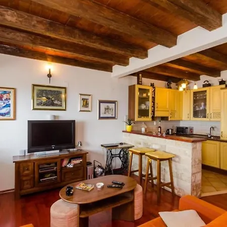 Lejlighed Holiday Bender- Three Bedroom Holiday With Terrace And Sea View Mlini