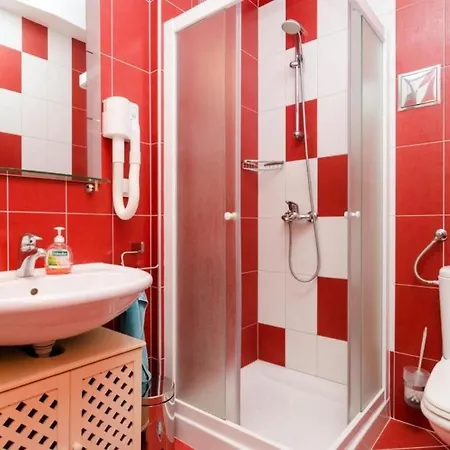 Lejlighed Holiday Bender- Three Bedroom Holiday With Terrace And Sea View Mlini