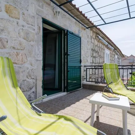 Holiday Bender- Three Bedroom Holiday With Terrace And Sea View Lejlighed
