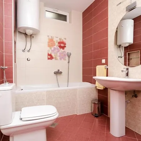 Holiday Bender- Three Bedroom Holiday With Terrace And Sea View Lejlighed