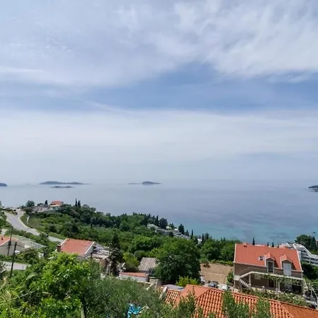 Holiday Bender- Three Bedroom Holiday With Terrace And Sea View Lejlighed
